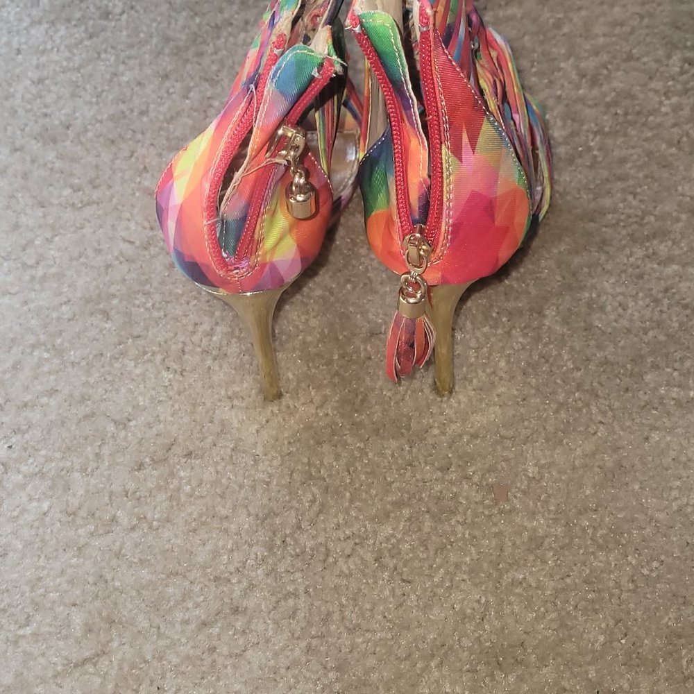 Shoe - Picture 3 of 3
